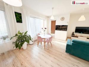 Pronájem bytu 3+kk, Praha - Hloubětín, Saarinenova, 80 m2