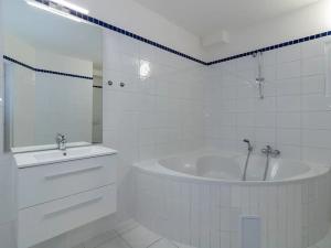 Pronájem atypického bytu, Praha, Na Švihance, 224 m2