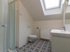 Pronájem atypického bytu, Praha, Na Švihance, 224 m2