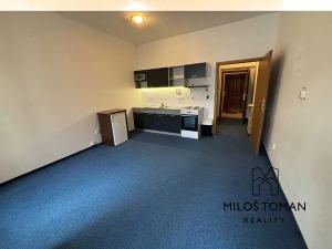 Pronájem bytu 1+kk, Klatovy, nám. Míru, 25 m2