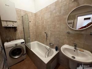 Pronájem bytu 3+1, Praha - Nové Město, Štěpánská, 90 m2