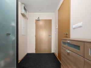 Pronájem bytu 1+kk, Praha - Žižkov, Ke kapslovně, 51 m2