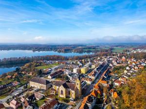 Pronájem bytu 3+1, Hluboká nad Vltavou, Nerudova, 70 m2
