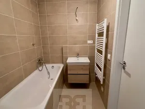 Prodej bytu 1+kk, Praha - Holešovice, V háji, 43 m2