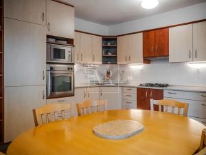 Prodej vícegeneračního domu, Sulice, Hlavní, 370 m2