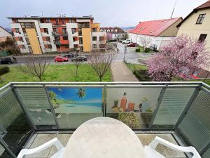 Pronájem bytu 3+kk, Praha - Kobylisy, Ke Stírce, 72 m2