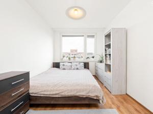 Prodej bytu 2+kk, Praha - Újezd nad Lesy, Malotická, 43 m2