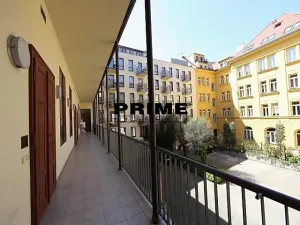 Pronájem kanceláře, Praha - Smíchov, Štefánikova, 70 m2