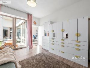 Prodej bytu 3+kk, Oslavany, náměstí 13. prosince, 76 m2