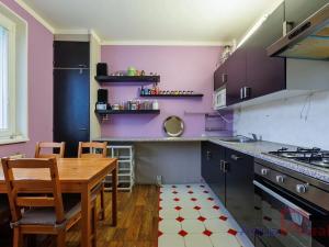 Prodej bytu 3+1, Loket, Sportovní, 72 m2