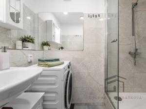 Prodej bytu 3+kk, Praha - Horní Měcholupy, Janovská, 63 m2