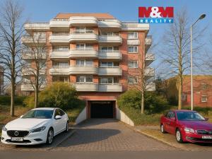 Pronájem garážového stání, Praha, U kříže, 14 m2