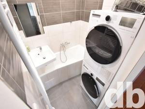 Pronájem bytu 3+1, Karlovy Vary, Fibichova, 62 m2