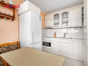 Prodej bytu 3+1, Praha - Horní Počernice, Komárovská, 67 m2