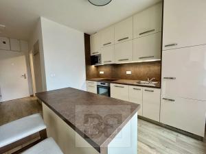 Pronájem bytu 1+kk, Zlín, Lorencova, 44 m2