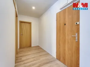 Pronájem bytu 3+kk, Praha - Karlín, U Sluncové, 65 m2