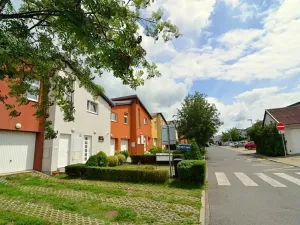 Pronájem bytu 2+kk, Vestec, U Strouhy, 57 m2