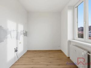 Prodej bytu 2+1, Karlovy Vary, Šmeralova, 51 m2