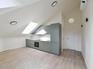 Pronájem bytu 2+kk, Praha - Nusle, Boleslavova, 43 m2