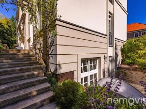 Prodej vily, Praha - Dejvice, V Šáreckém údolí, 459 m2