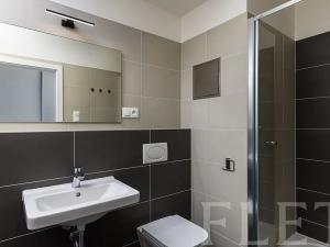 Pronájem bytu 1+kk, Praha - Letňany, Škrábkových, 31 m2