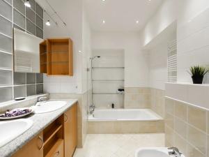 Pronájem bytu 3+1, Praha - Vinohrady, Mánesova, 118 m2