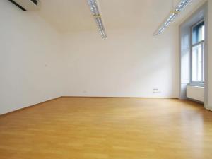 Pronájem kanceláře, Praha - Smíchov, Štefánikova, 70 m2