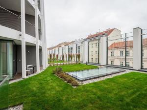 Pronájem bytu 2+kk, Praha - Smíchov, Holečkova, 77 m2