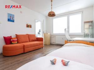 Pronájem bytu 1+1, Praha - Troja, Krynická, 29 m2