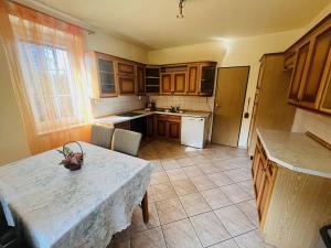 Pronájem rodinného domu, Jesenice, K Belnici, 90 m2