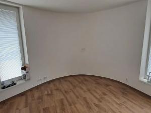 Pronájem bytu 2+kk, Praha - Čakovice, Bělomlýnská, 31 m2