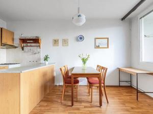 Prodej bytu 3+1, Praha - Kobylisy, Mirovická, 74 m2