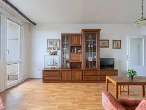 Prodej bytu 3+1, Praha - Kobylisy, Mirovická, 74 m2