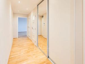 Pronájem bytu 3+kk, Praha - Břevnov, Na Petřinách, 62 m2