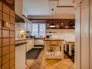 Prodej obchodního prostoru, Suchdol nad Lužnicí, Pražská, 180 m2