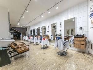 Prodej obchodního prostoru, Praha - Dejvice, Wuchterlova, 157 m2