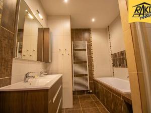 Prodej bytu 4+1, Svoboda nad Úpou, Úpská, 103 m2