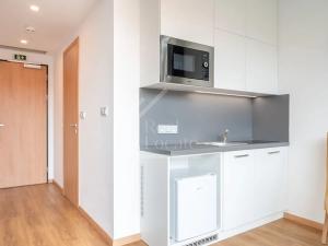 Pronájem bytu 1+kk, Praha - Holešovice, Tusarova, 19 m2