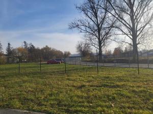 Pronájem komerčního pozemku, Bavoryně, 500 m2