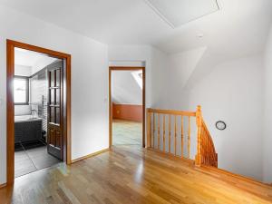 Pronájem rodinného domu, Praha - Křeslice, Pod ovčínem, 300 m2