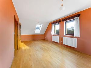 Pronájem rodinného domu, Praha - Křeslice, Pod ovčínem, 300 m2