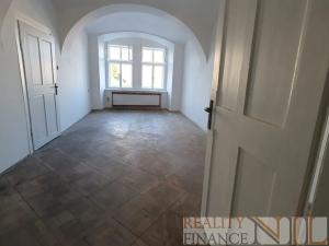 Pronájem bytu 2+kk, Plzeň, náměstí Republiky, 62 m2