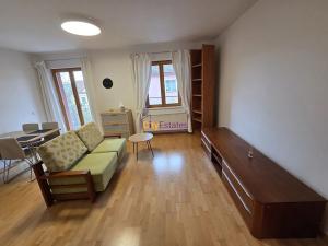 Pronájem bytu 1+kk, Praha - Krč, Dolnokrčská, 46 m2