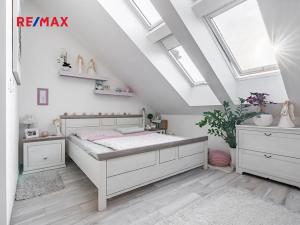 Prodej bytu 1+kk, Tuchoměřice, Ke Kovárně, 53 m2