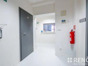 Pronájem kanceláře, Brno, Slovákova, 129 m2