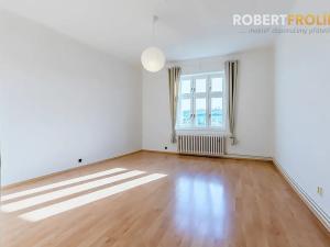 Pronájem bytu 2+1, Praha - Střešovice, Na Petynce, 77 m2