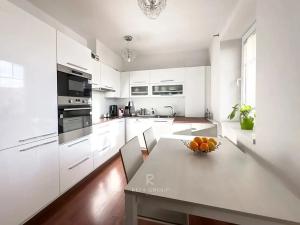 Prodej bytu 2+kk, Praha - Dolní Počernice, Národních hrdinů, 75 m2