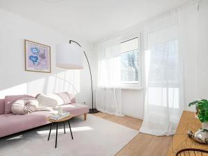 Prodej bytu 2+kk, Praha - Kobylisy, Třeboradická, 48 m2