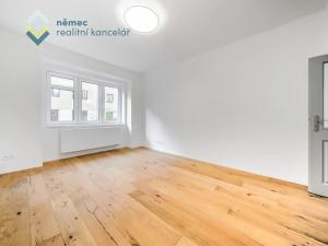 Pronájem bytu 1+1, Praha - Vysočany, Kolbenova, 35 m2