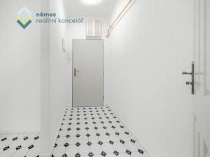 Pronájem bytu 1+1, Praha - Vysočany, Kolbenova, 35 m2